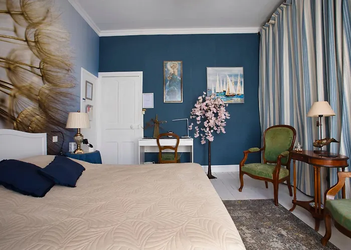 Suite en chambre d'hôtes avec cuisine, garage et vue rivière - Livradois Forez